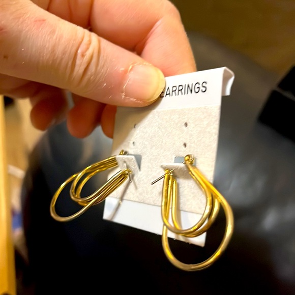 Vintage pair of gold filled dangling classy earrings - Picture 3 of 4